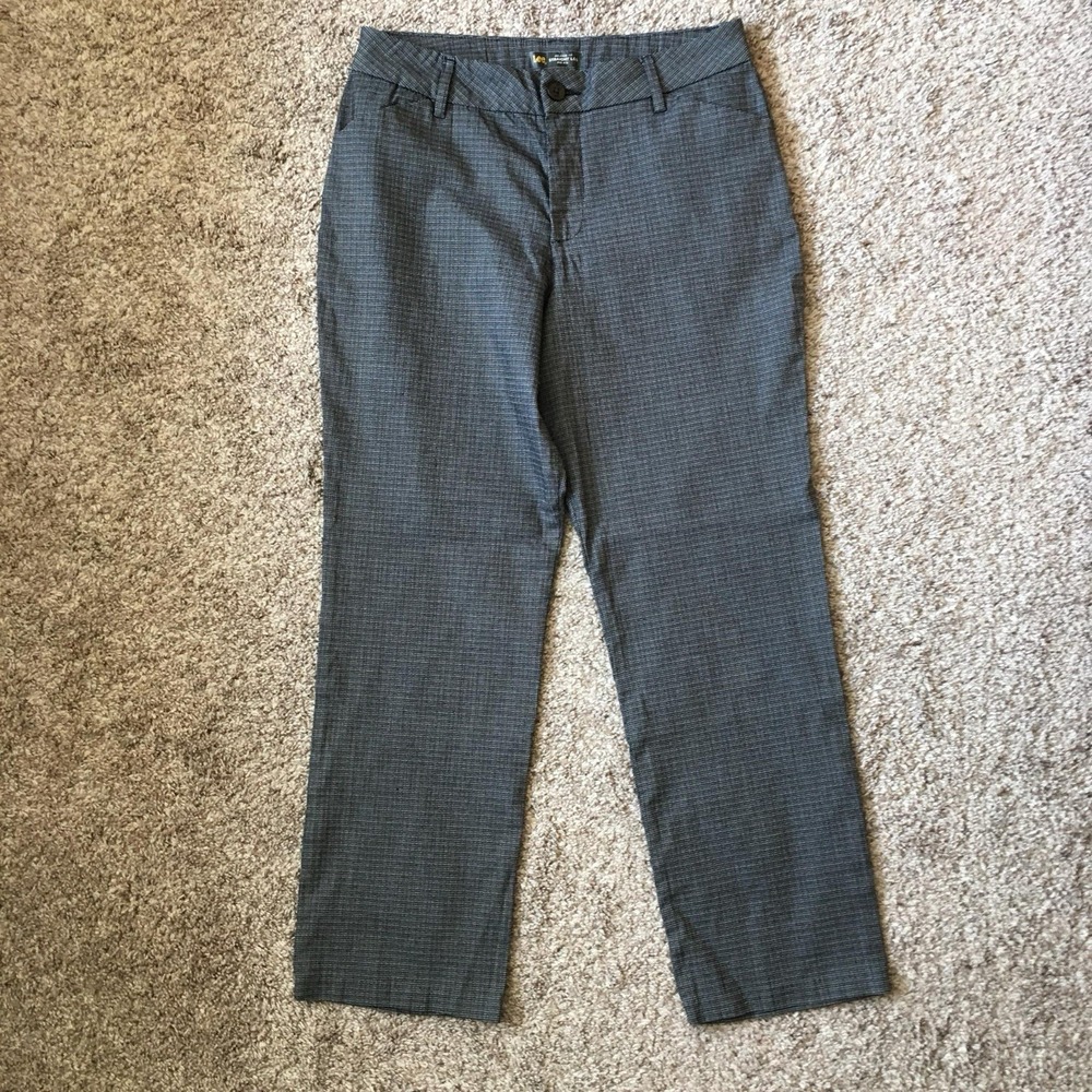 Lee Pants Women's Size 10 Short Black Relaxed Fit Straight Leg Mid Rise